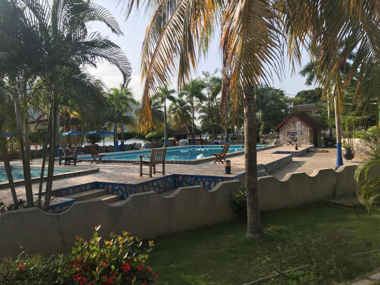 Akosombo Continental Hotel Exterior foto